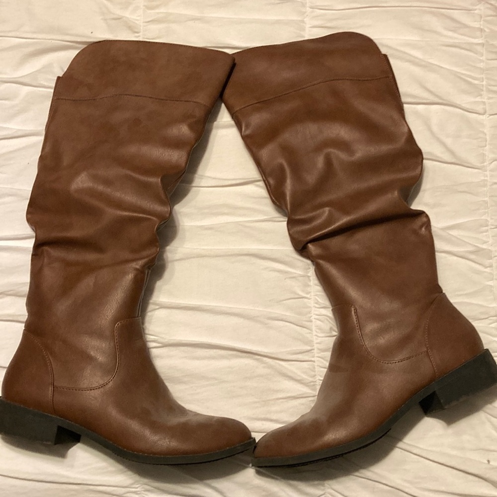 American Eagle faux leather boots